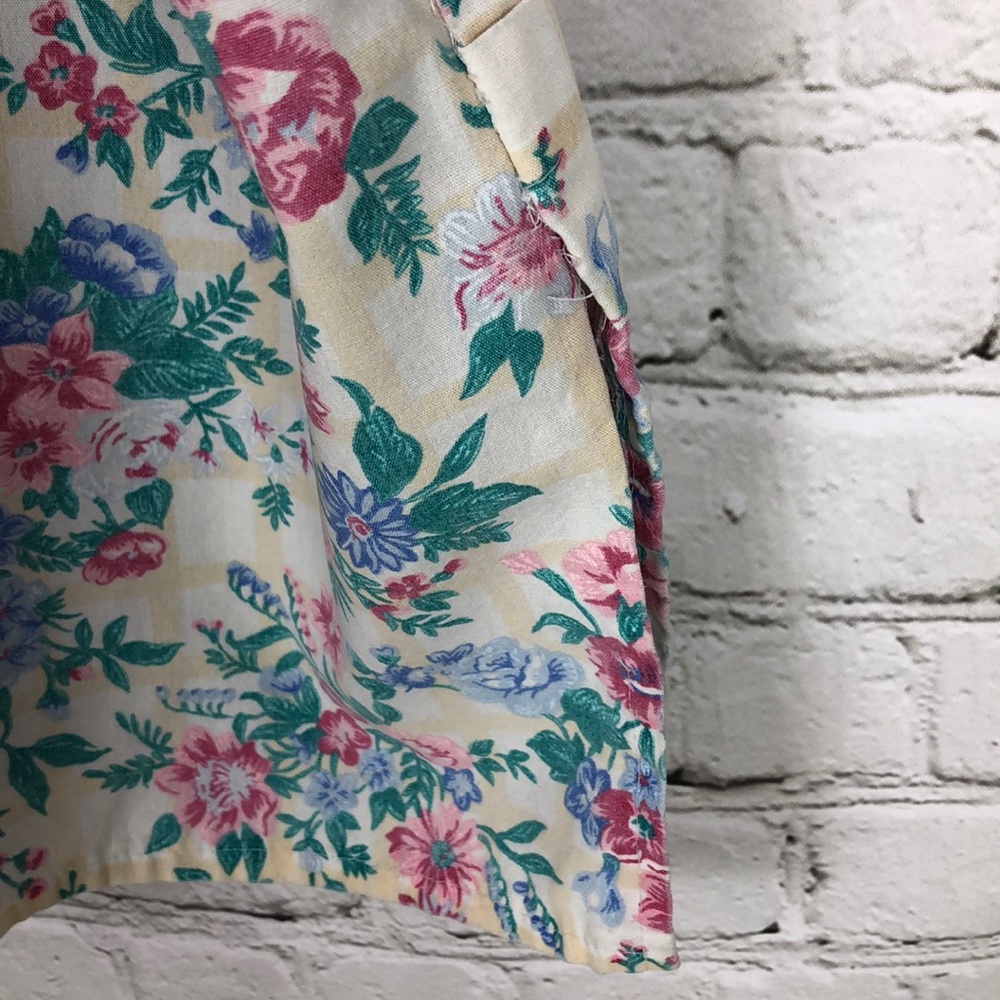 SCRUB TOP floral pattern - Picture 7 of 8